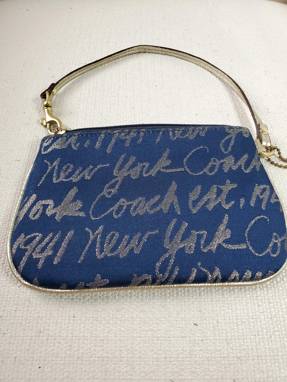 COACH Poppy New York 1941 Script Wristlet Navy Blue Heart Limited Edition